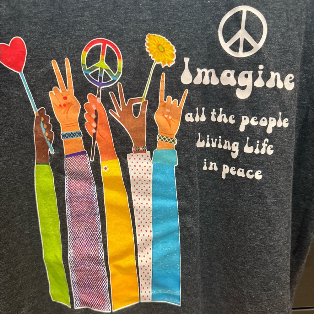 ✌🏼❤️ Graphic T-shirt - Picture 2 of 2